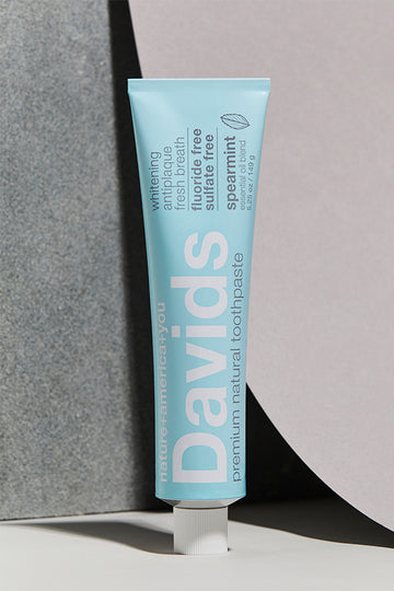 Davids Natural Toothpaste in Spearmint